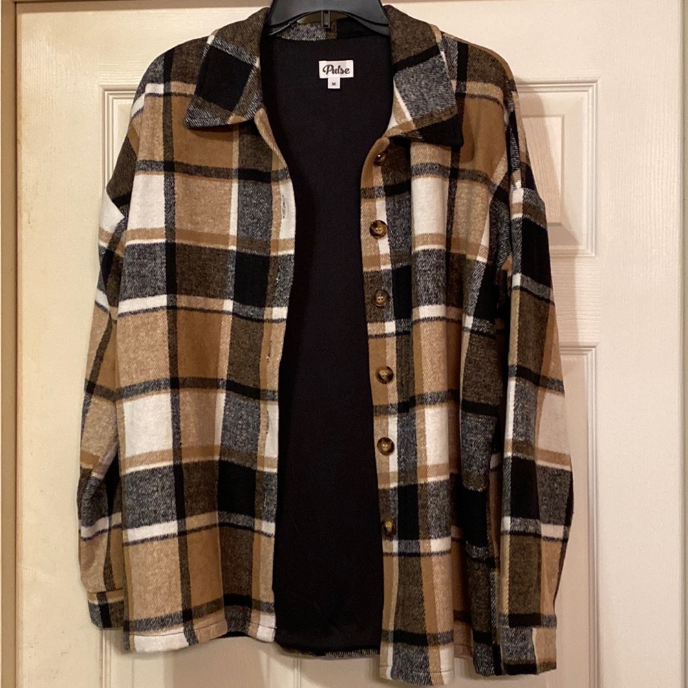 PULSE BOUTIQUE PLAID SHACKET SIZE M. NWOT